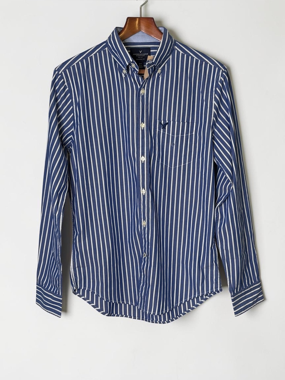 American Eagle NWT Blue White Striped Oxford Button Down Shirt Size S *Flaw